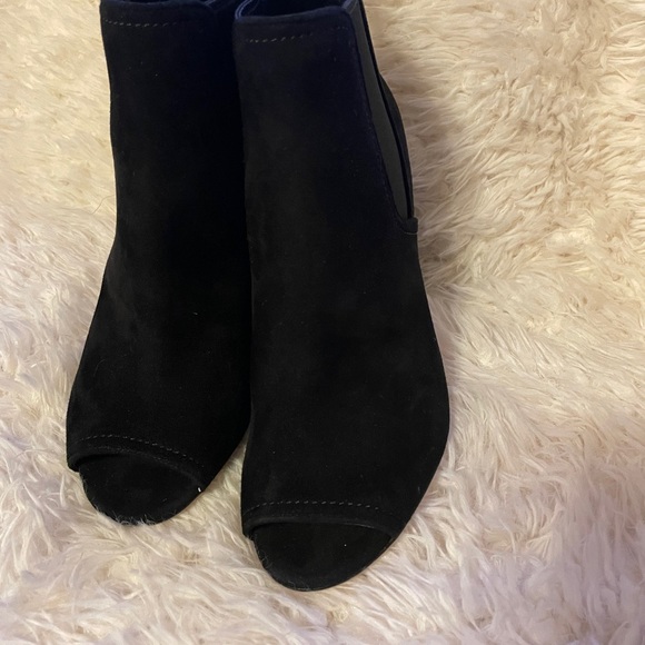 Tory Burch Women's Black Gemma Open Toe Bootie - Picture 4 of 7